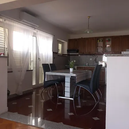 Barun Apartment Kastela